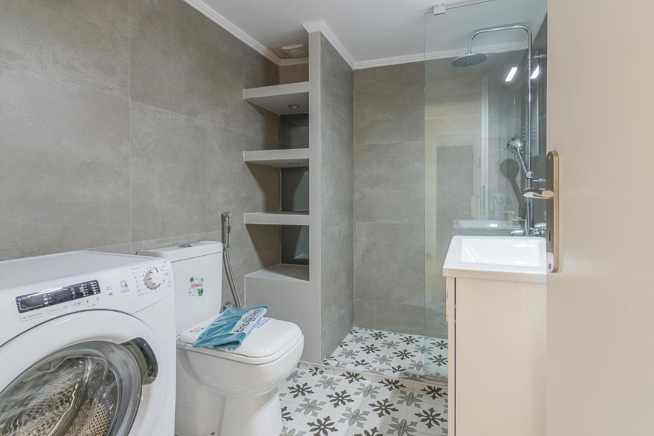 A Modern 2-Bedroom Apartment Near Areios Pagos Athènes Extérieur photo
