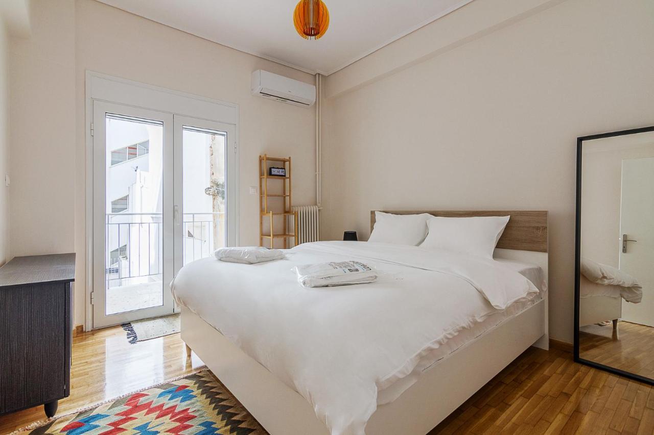 A Modern 2-Bedroom Apartment Near Areios Pagos Athènes Extérieur photo