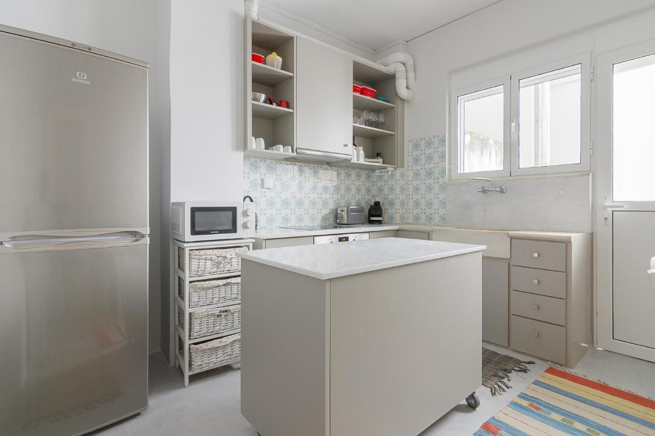 A Modern 2-Bedroom Apartment Near Areios Pagos Athènes Extérieur photo